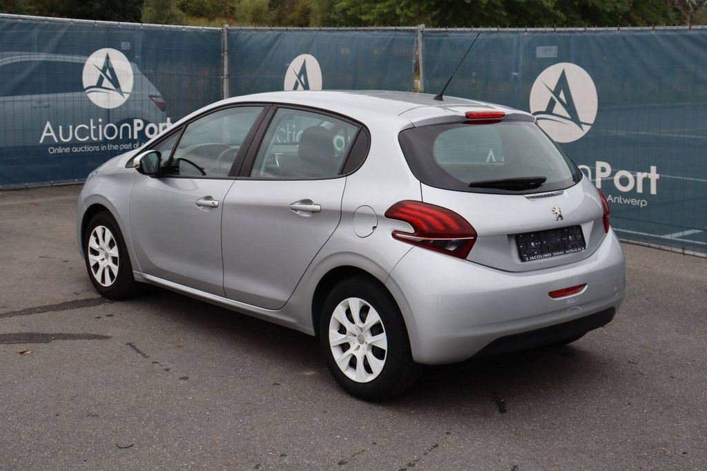 Passenger car Peugeot 208 Petrol 68hp 2016 (Margin)