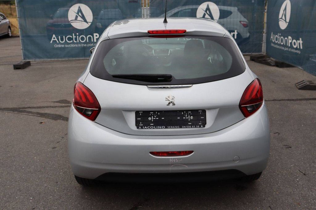 Passenger car Peugeot 208 Petrol 68hp 2016 (Margin)