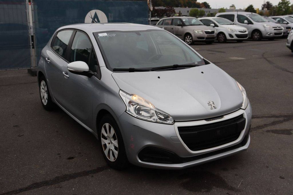 Passenger car Peugeot 208 Petrol 68hp 2016 (Margin)