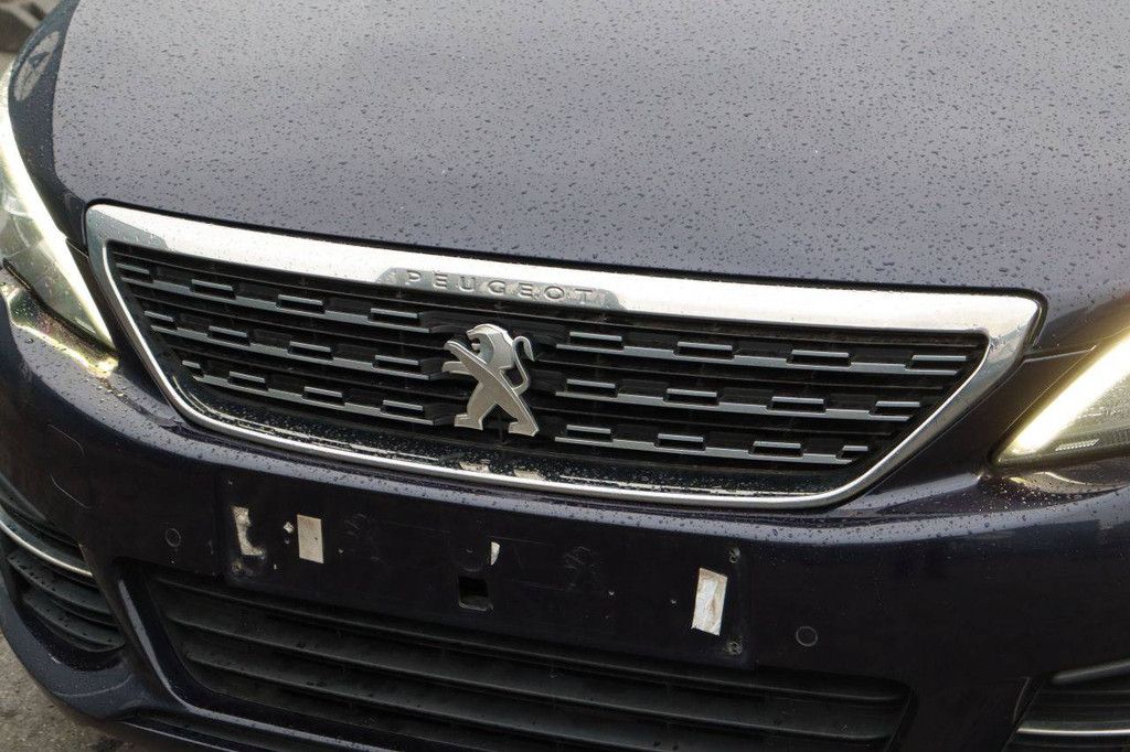 Passenger car Peugeot 308 Petrol 130hp 2018 (Margin)