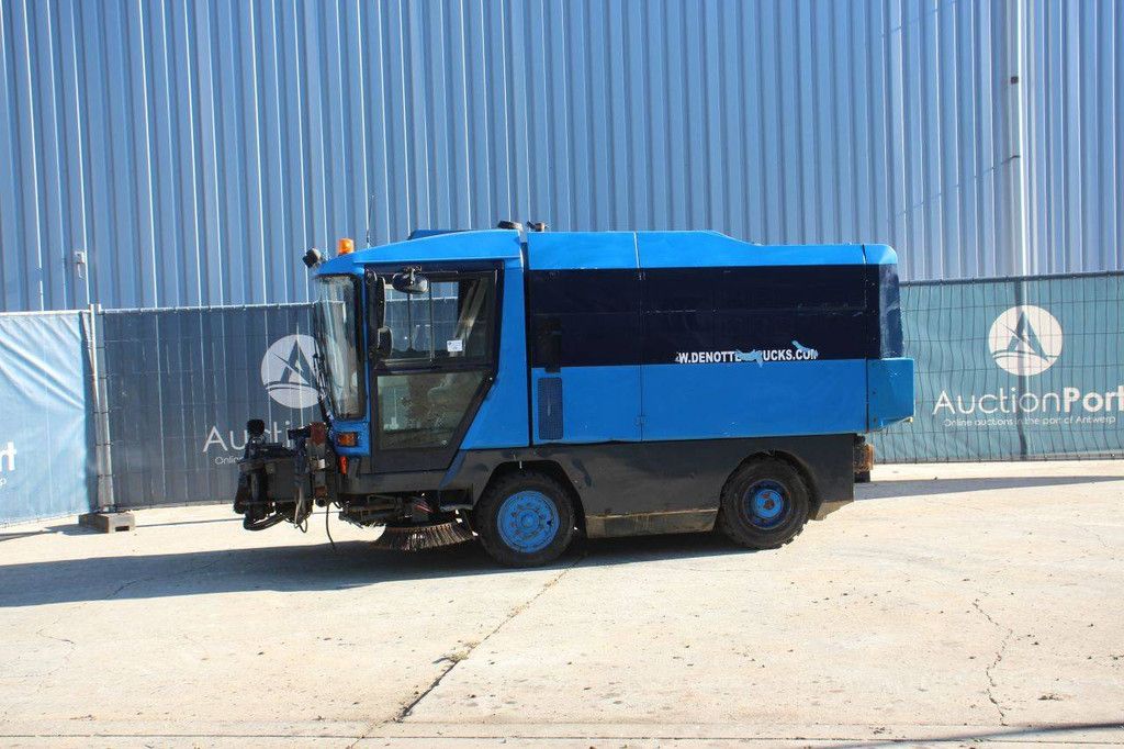 Veegmachine Ravo 5002 SI CD Diesel 81kW 2000