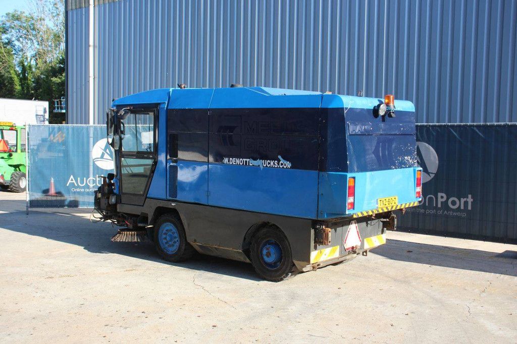 Veegmachine Ravo 5002 SI CD Diesel 81kW 2000