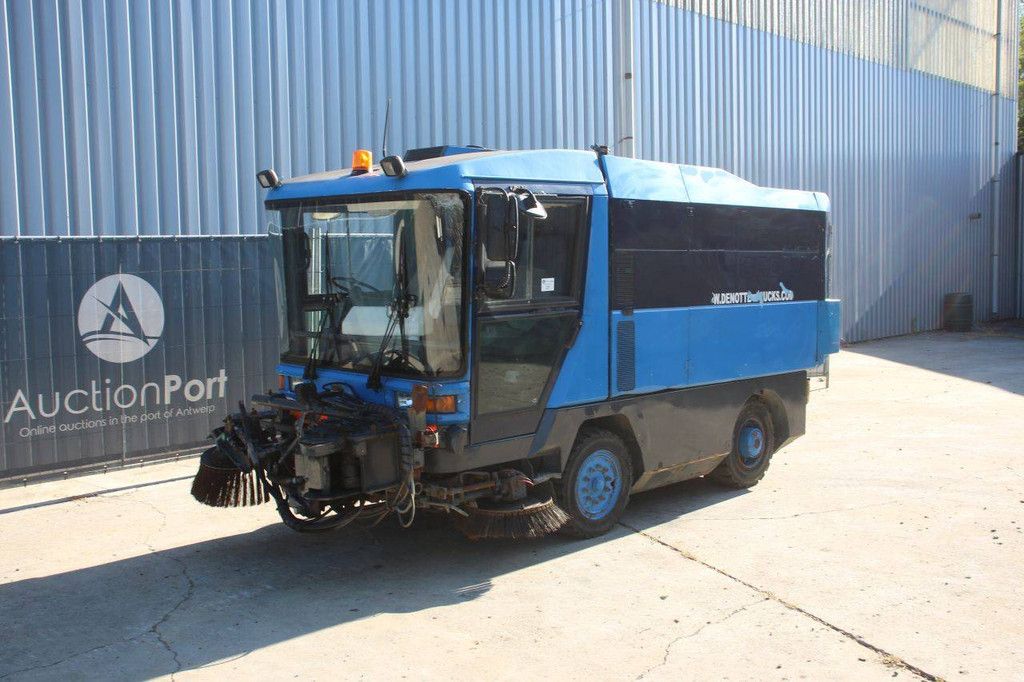 Veegmachine Ravo 5002 SI CD Diesel 81kW 2000