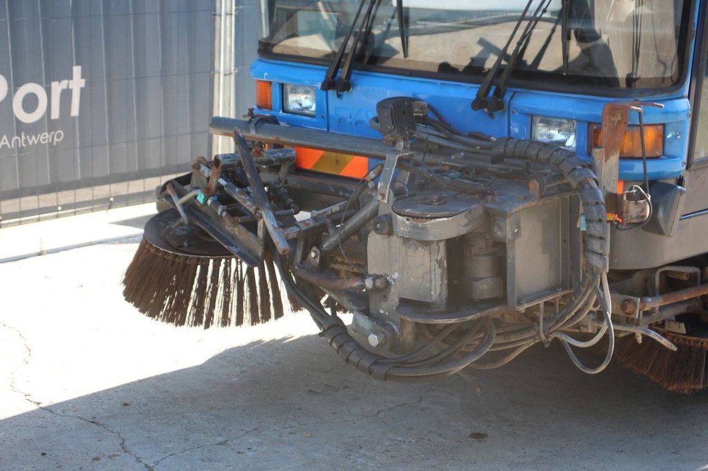 Veegmachine Ravo 5002 SI CD Diesel 81kW 2000