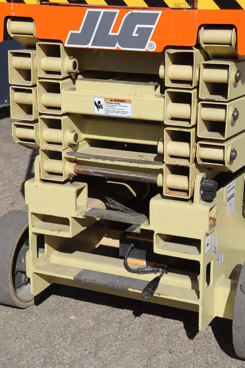 Scissor lift JLG 2646ES Electric 10m 2015