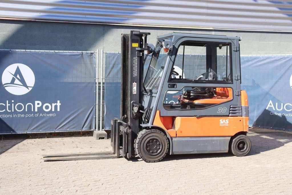 Toyota 7FBMF30 Electric Forklift 3000kg 3.5m 2007