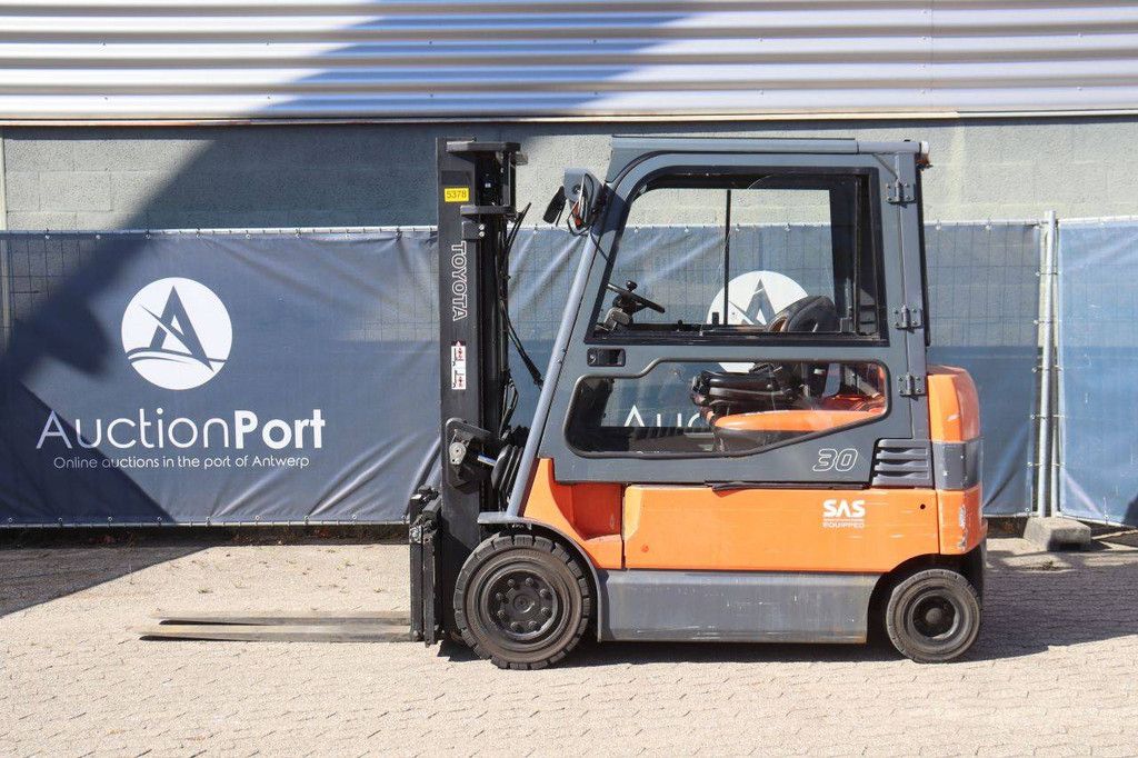 Toyota 7FBMF30 Electric Forklift 3000kg 3.5m 2007