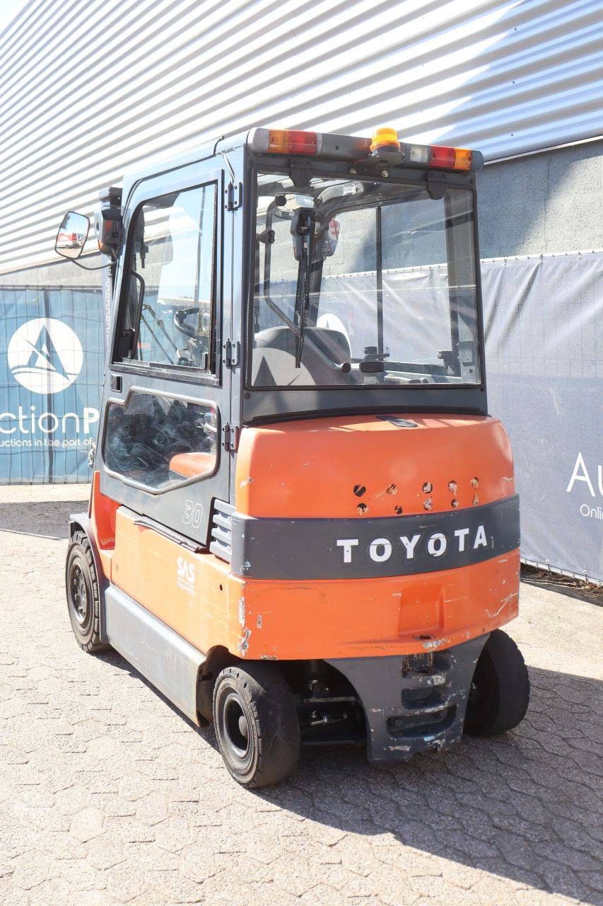 Toyota 7FBMF30 Electric Forklift 3000kg 3.5m 2007