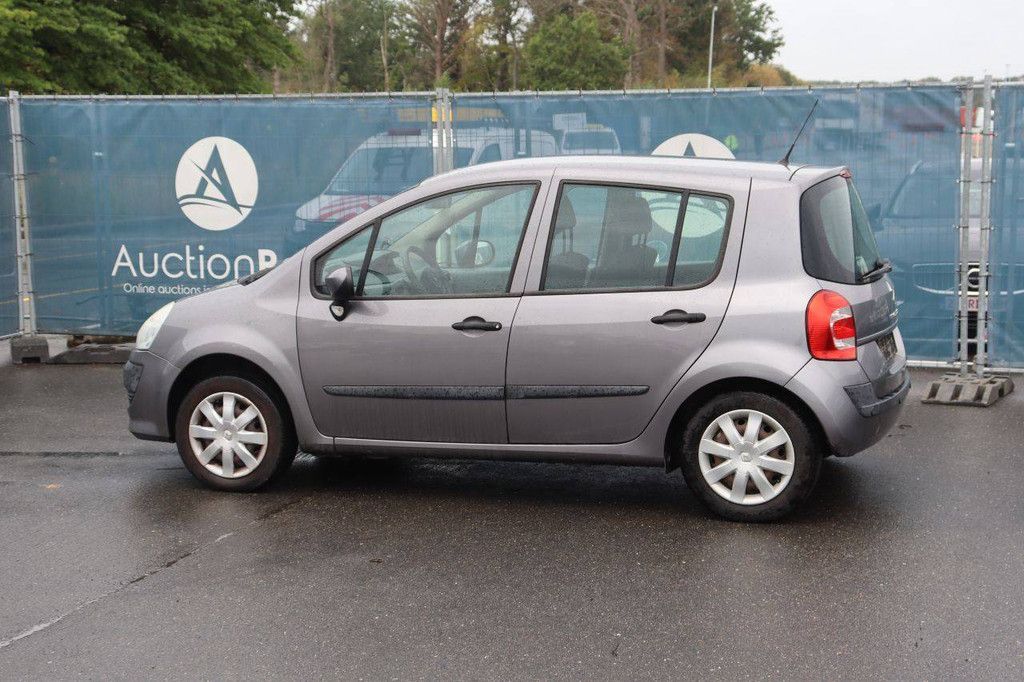 Personenauto Renault Trafic Benzine 82pk 2002 (Marge)