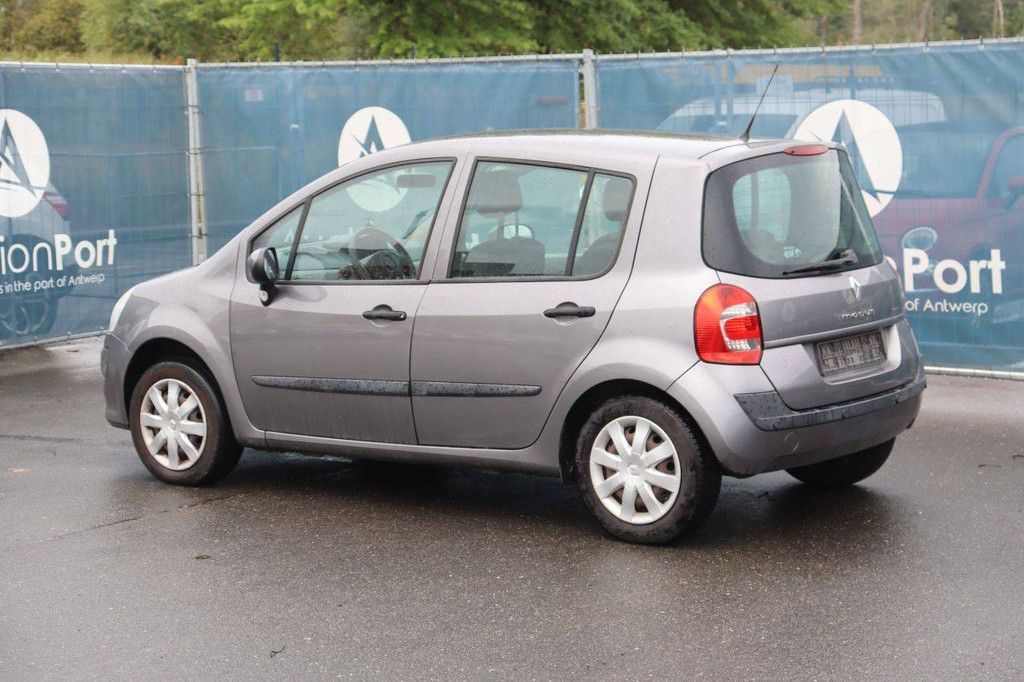 Personenauto Renault Trafic Benzine 82pk 2002 (Marge)