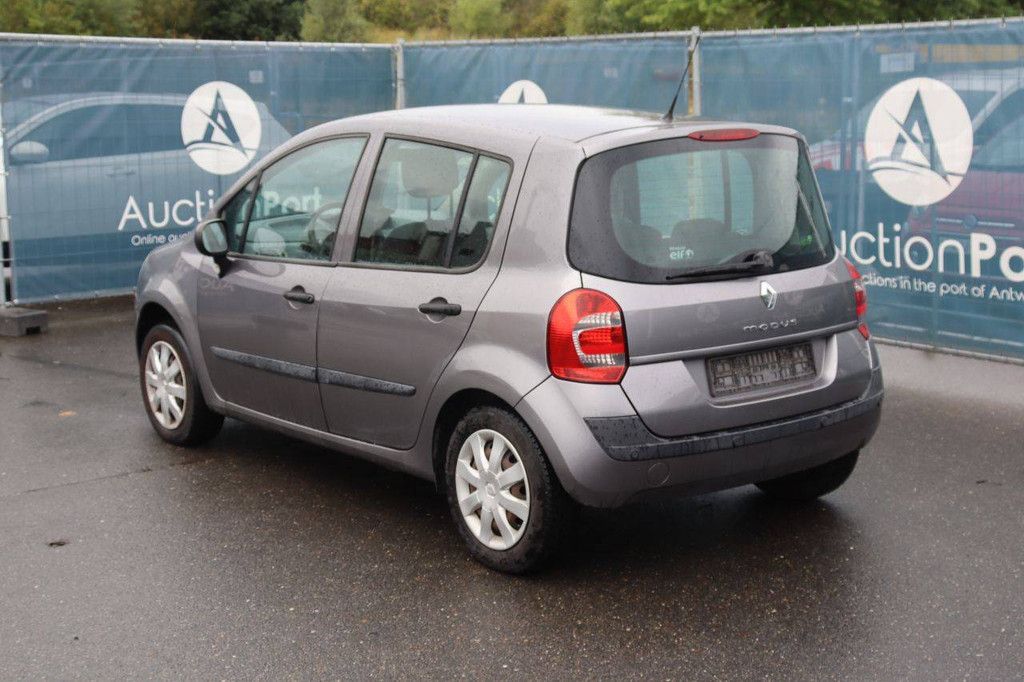 Personenauto Renault Trafic Benzine 82pk 2002 (Marge)