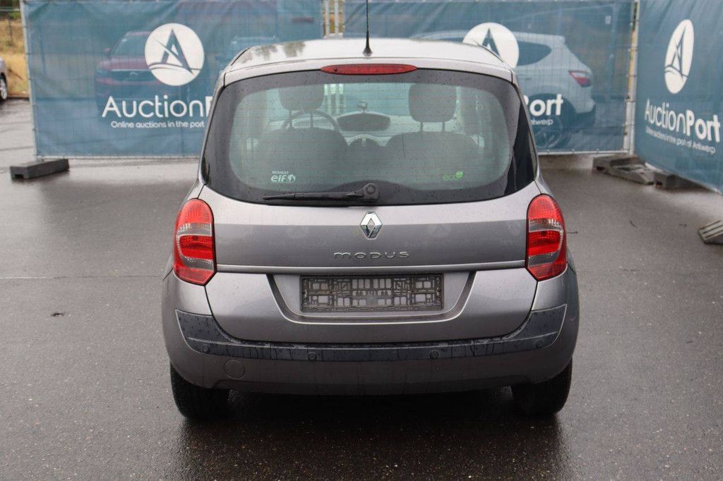 Personenauto Renault Trafic Benzine 82pk 2002 (Marge)