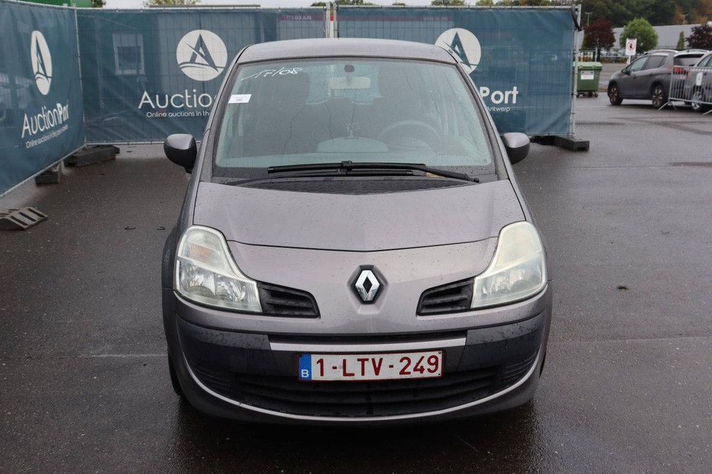 Personenauto Renault Trafic Benzine 82pk 2002 (Marge)