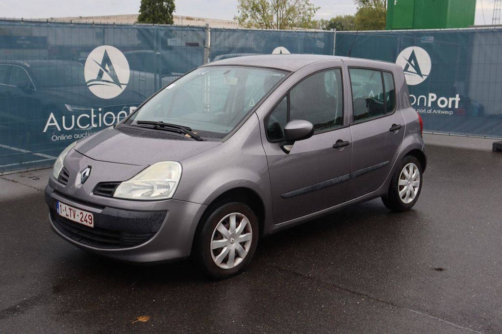 Personenauto Renault Trafic Benzine 82pk 2002 (Marge)
