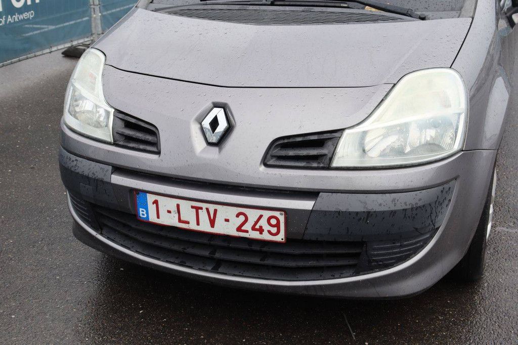 Personenauto Renault Trafic Benzine 82pk 2002 (Marge)