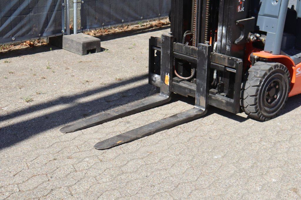 Toyota 8FBE16T Electric Forklift 1600kg 5.5m 2016