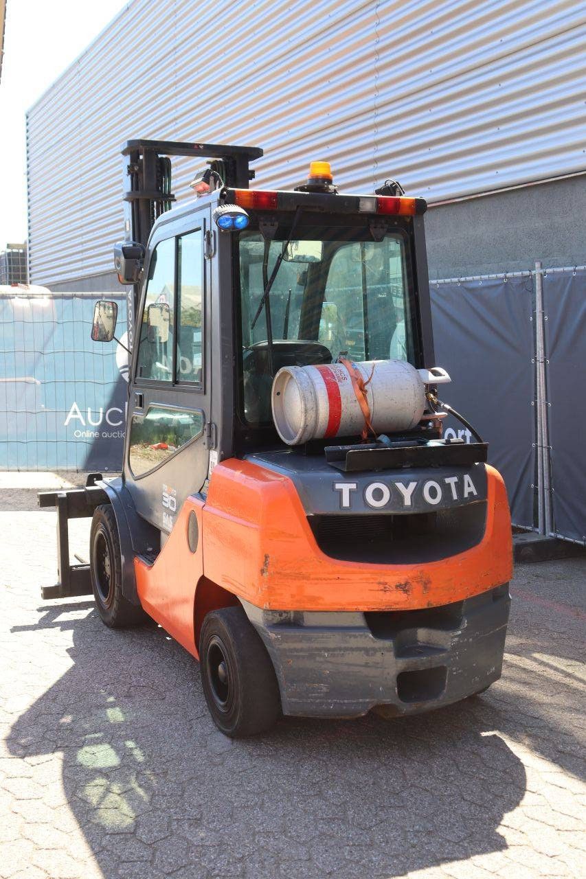 Gabelstapler Toyota 02-8FGF30 LPG 3000kg 4,0m 2007