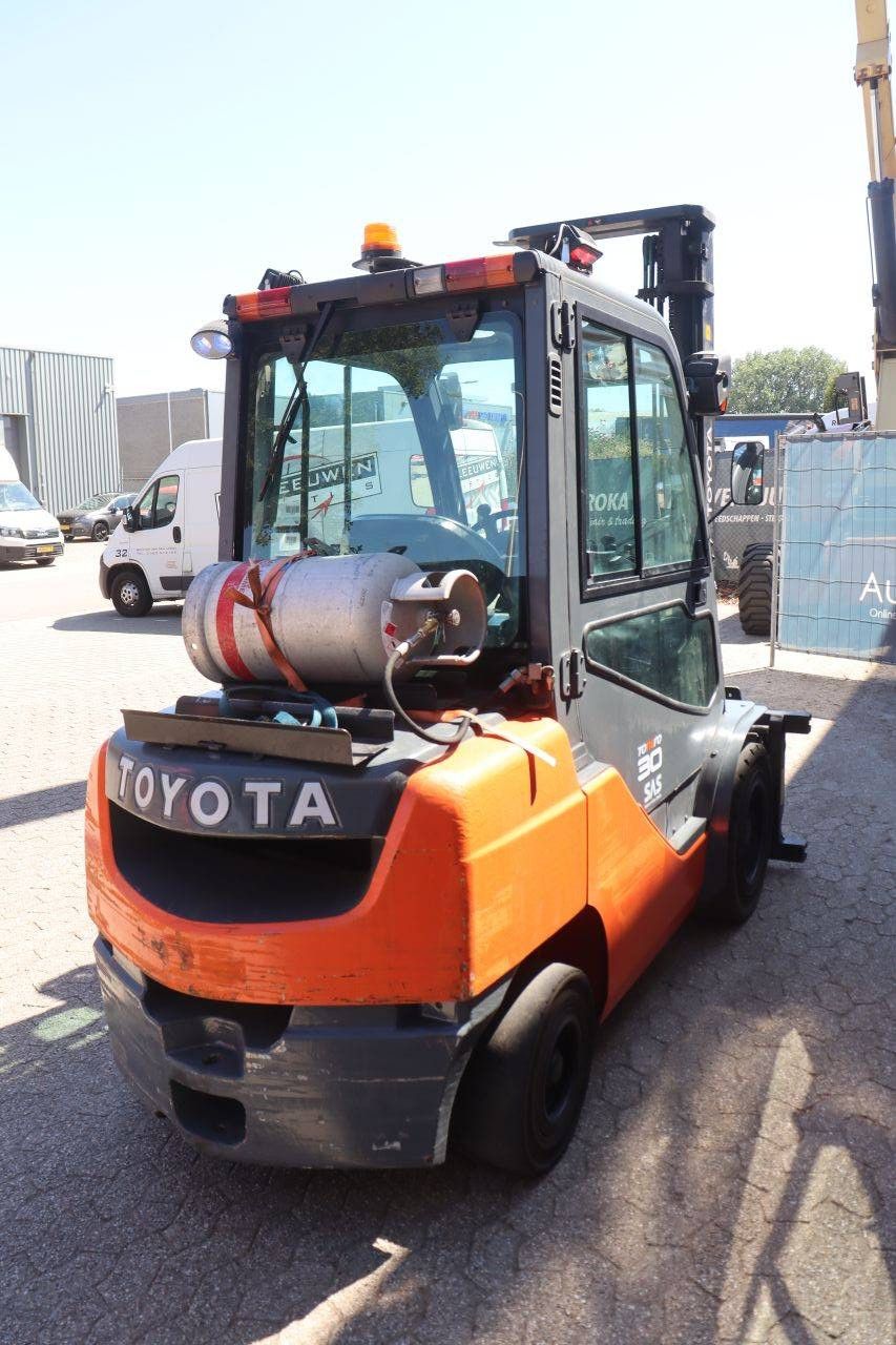 Gabelstapler Toyota 02-8FGF30 LPG 3000kg 4,0m 2007