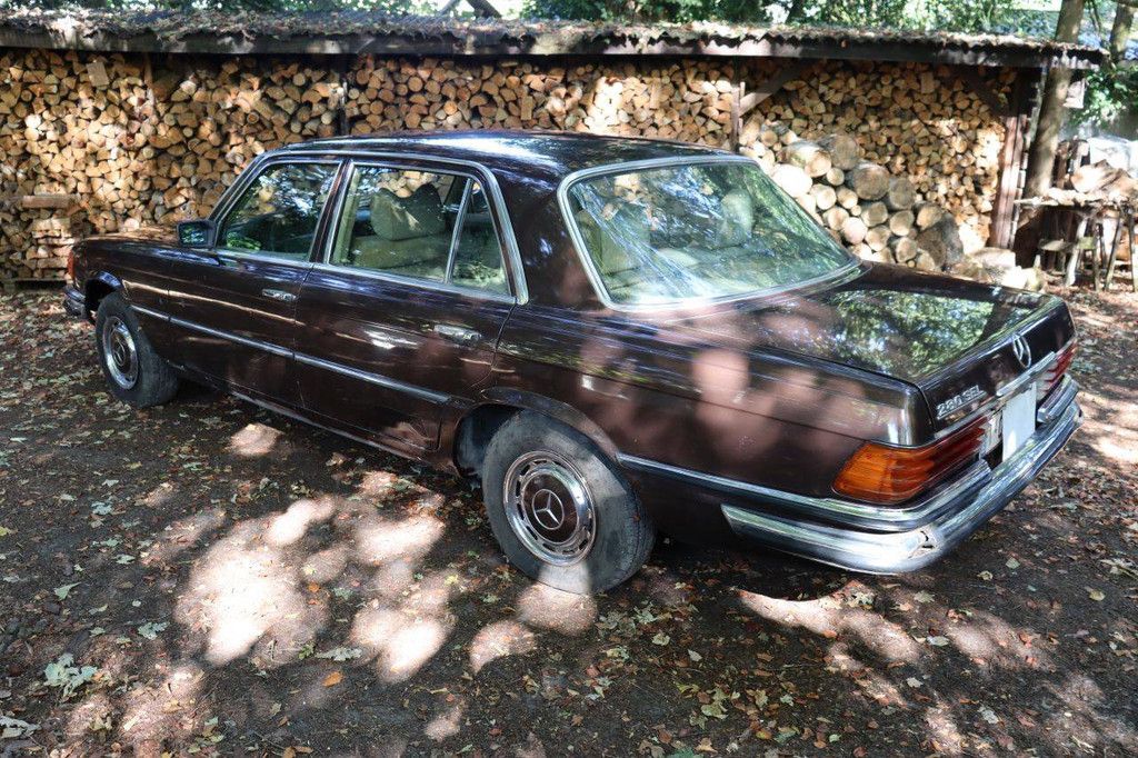 Passenger car Mercedes-Benz 280 SEL Petrol 1979