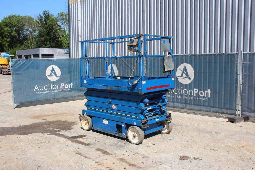 Skyjack SJ Electric Scissor Lift 317kg 11.7m 2015