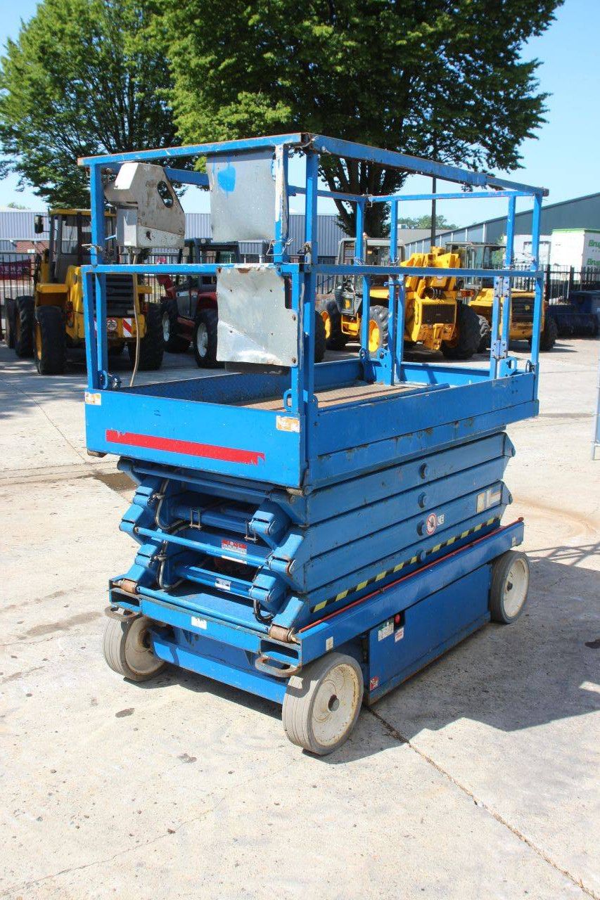Skyjack SJ Electric Scissor Lift 317kg 11.7m 2015