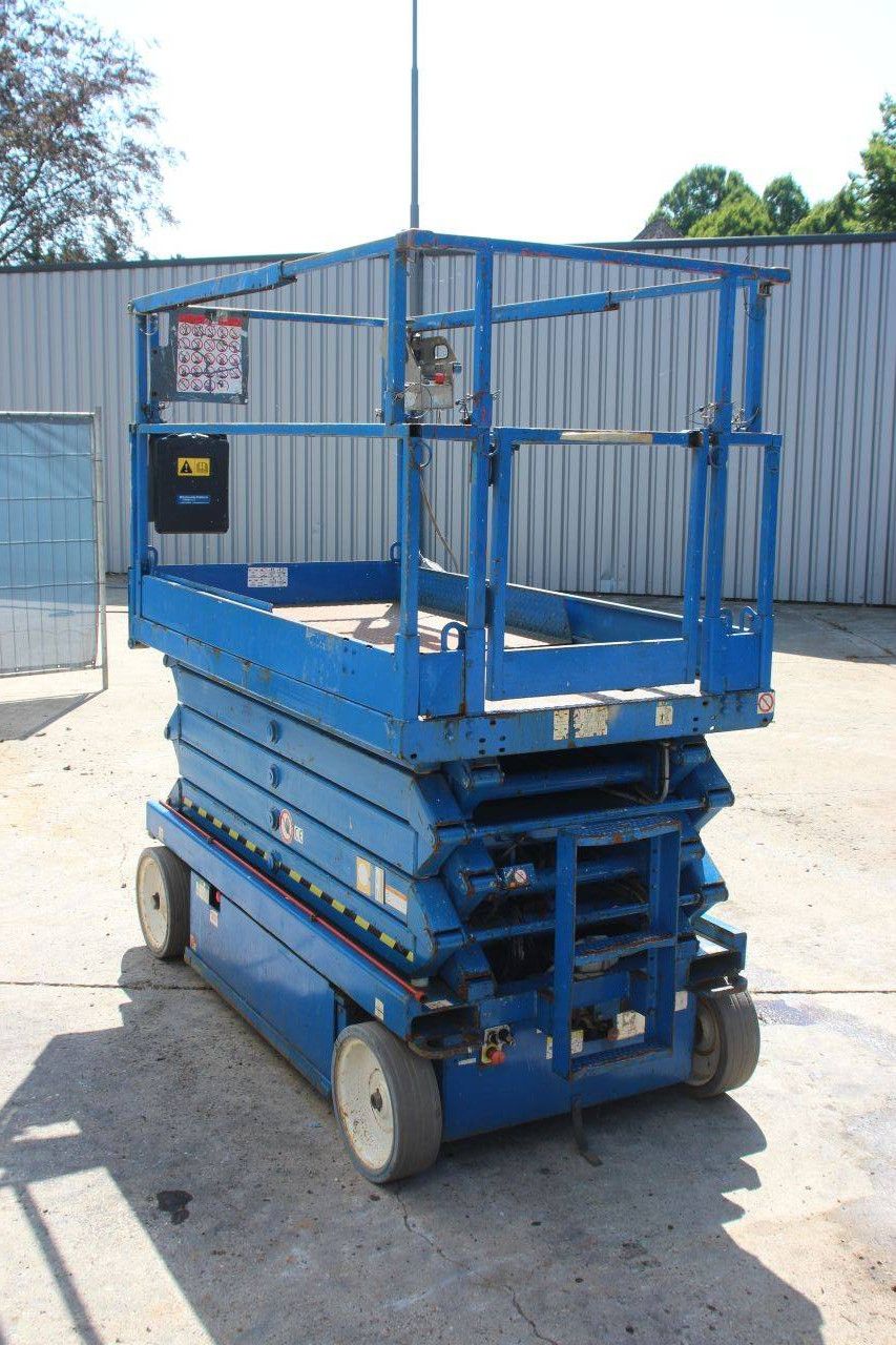Skyjack SJ Electric Scissor Lift 317kg 11.7m 2015