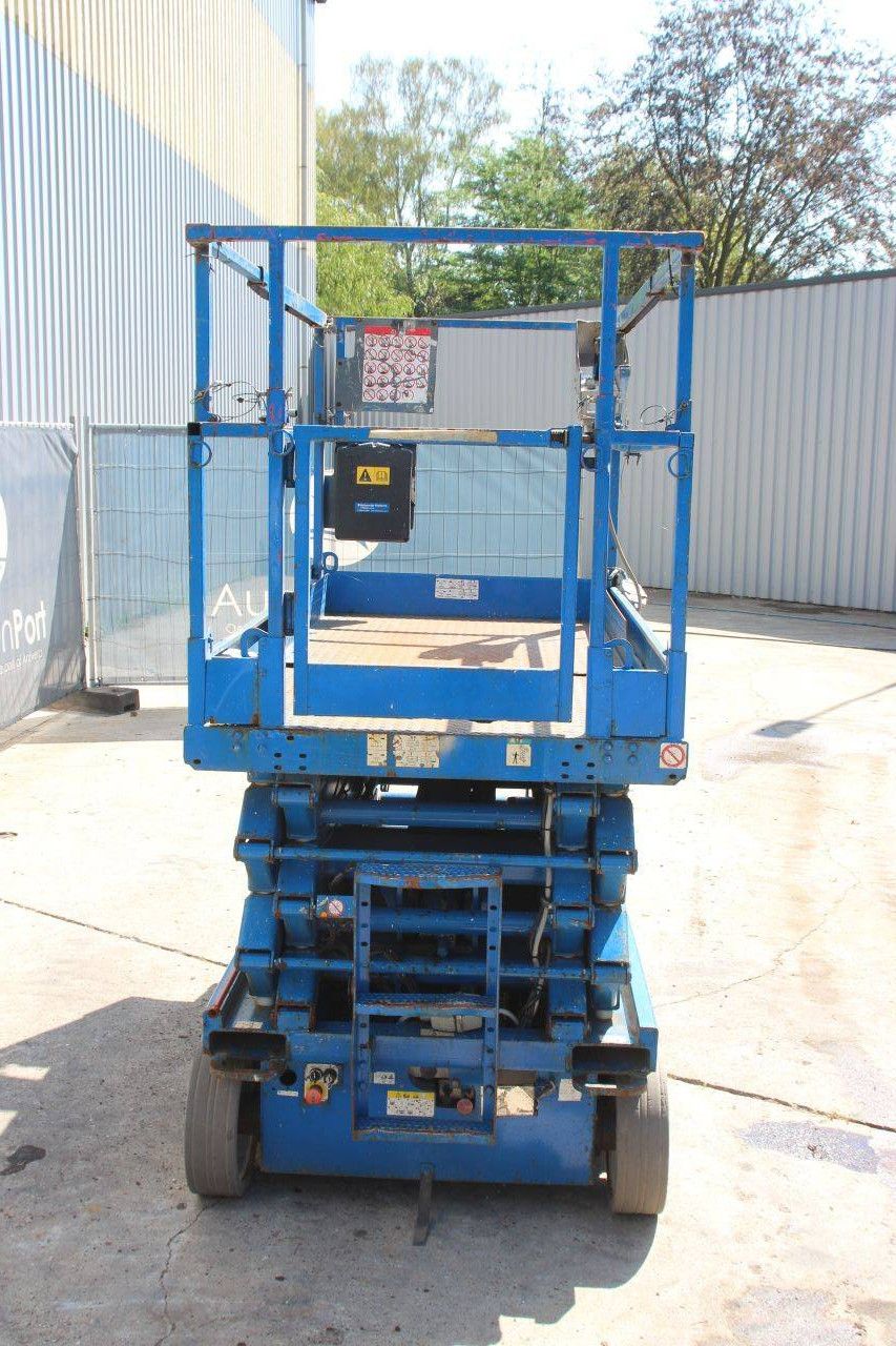 Skyjack SJ Electric Scissor Lift 317kg 11.7m 2015