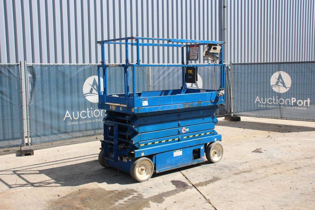 Skyjack SJ Electric Scissor Lift 317kg 11.7m 2015