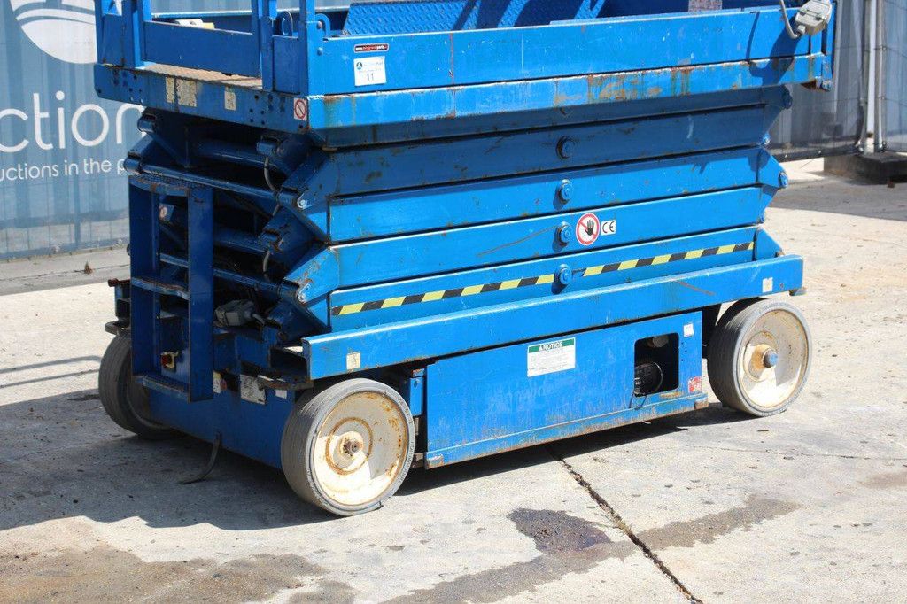 Skyjack SJ Electric Scissor Lift 317kg 11.7m 2015