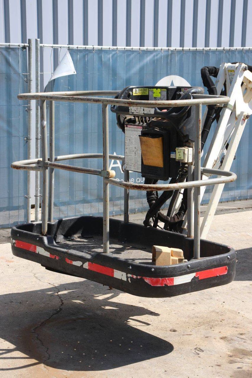 Niftylift HR21 Articulated Boom Lift Hybrid Diesel + Electric 225kg 20.8m 2015