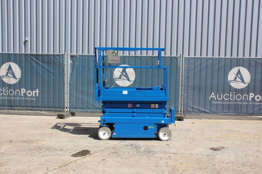 Skyjack SJIII-3219 Electric Scissor Lift 227kg 7.8m 2012