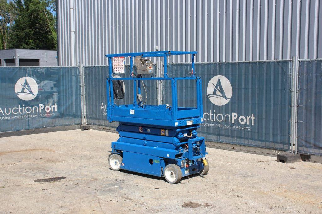 Skyjack SJIII-3219 Electric Scissor Lift 227kg 7.8m 2012