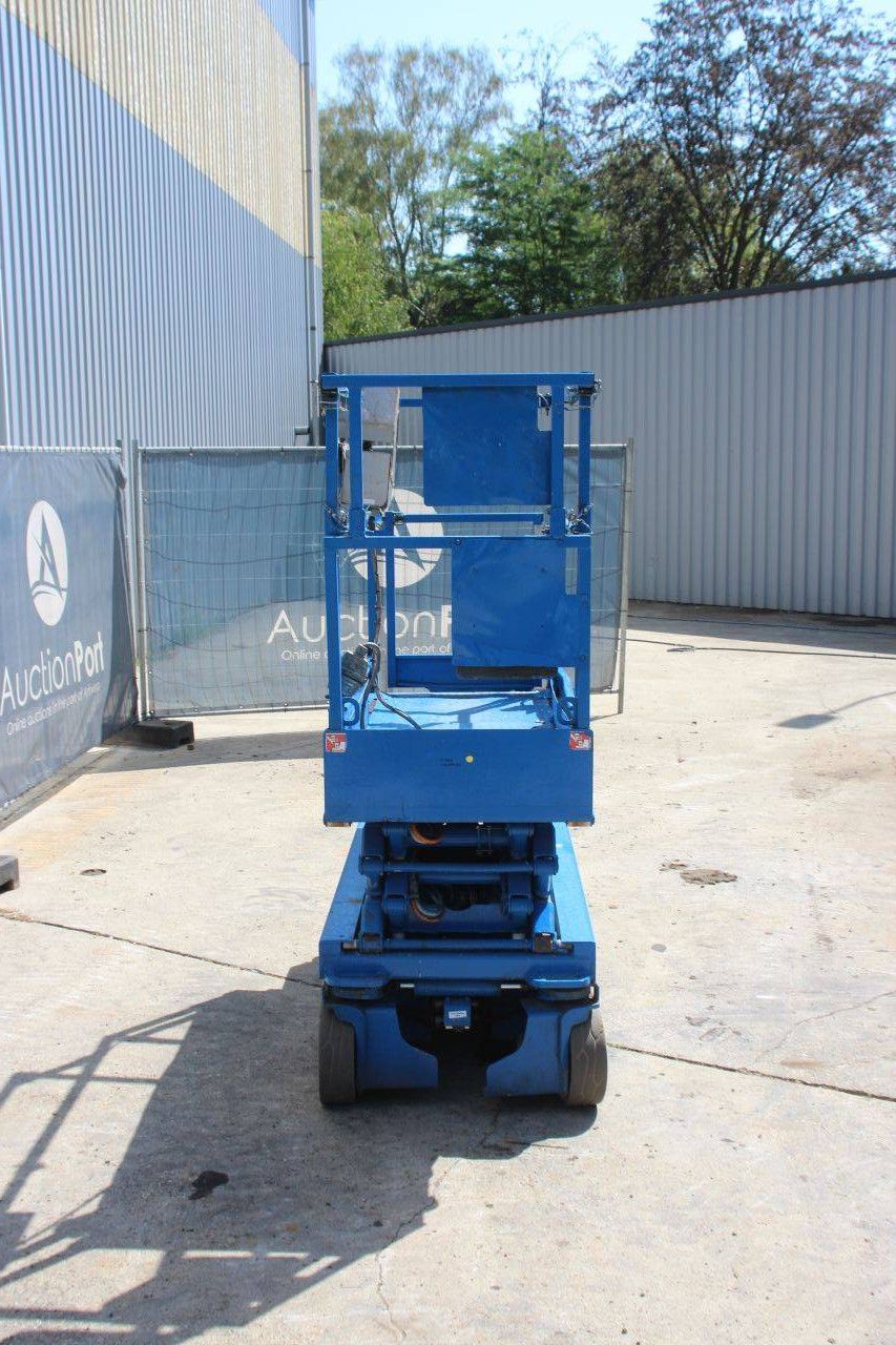 Skyjack SJIII-3219 Electric Scissor Lift 227kg 7.8m 2012
