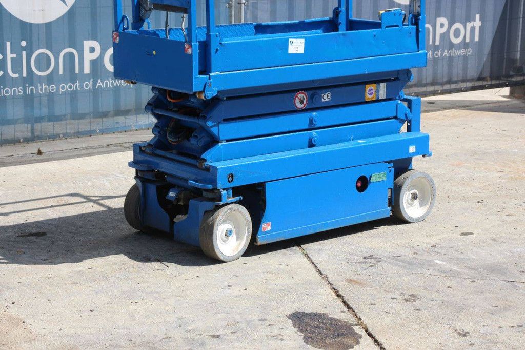 Skyjack SJIII-3219 Electric Scissor Lift 227kg 7.8m 2012