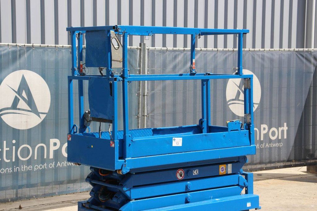 Skyjack SJIII-3219 Electric Scissor Lift 227kg 7.8m 2012