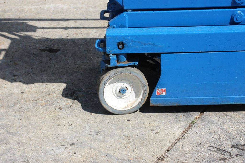 Skyjack SJIII-3219 Electric Scissor Lift 227kg 7.8m 2012