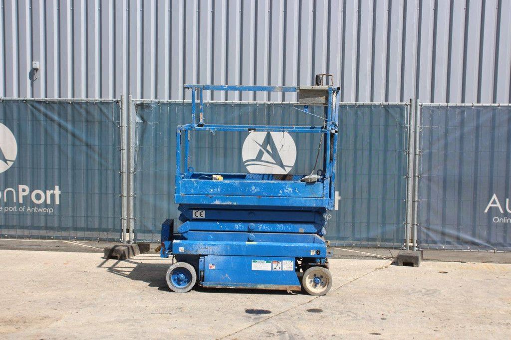 Skyjack SJ III-3219 Electric Scissor Lift 227kg 7.8m 2012