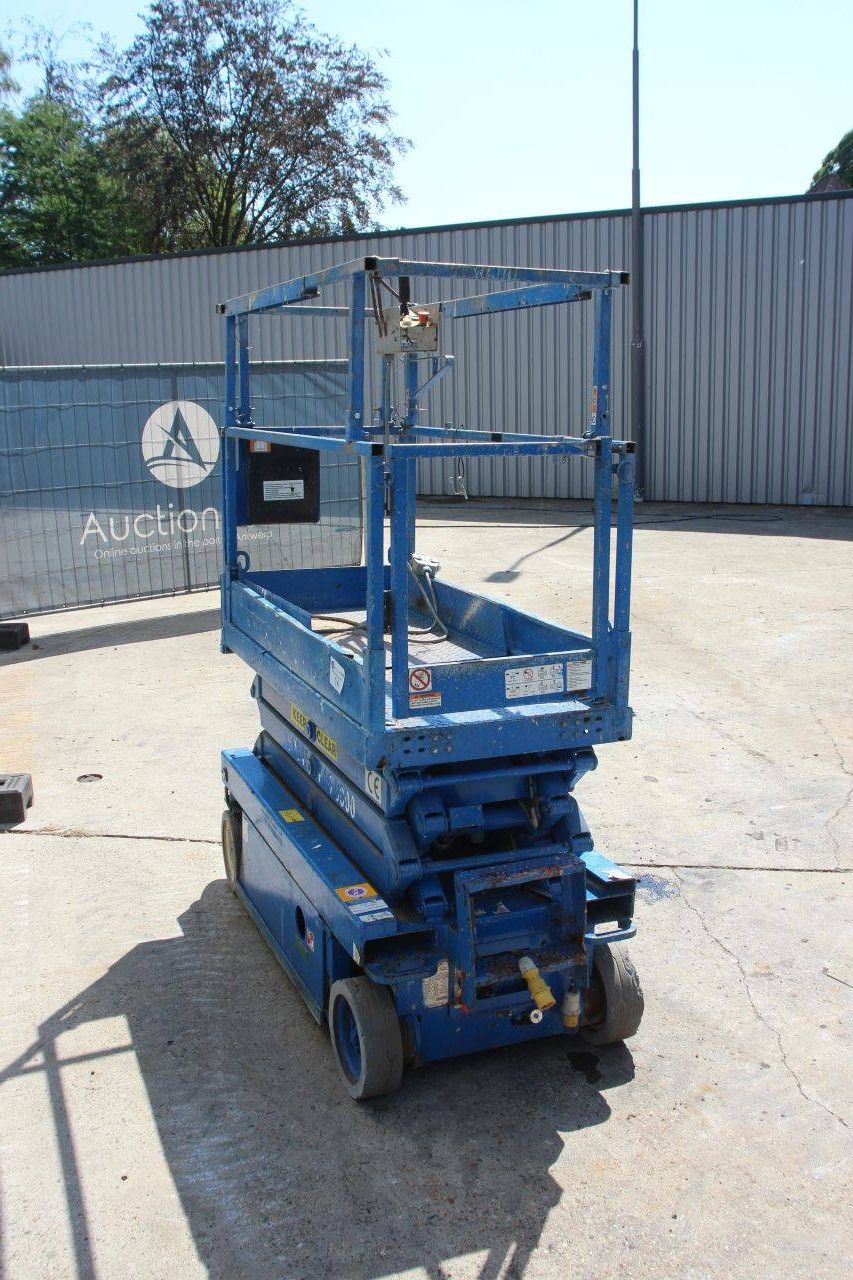 Skyjack SJ III-3219 Electric Scissor Lift 227kg 7.8m 2012