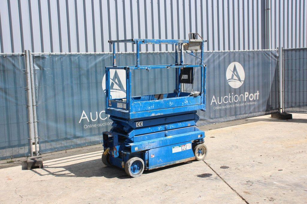 Skyjack SJ III-3219 Electric Scissor Lift 227kg 7.8m 2012
