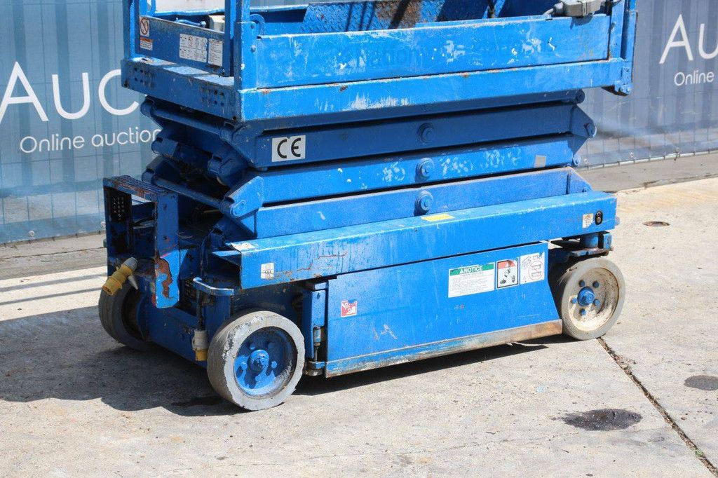 Skyjack SJ III-3219 Electric Scissor Lift 227kg 7.8m 2012