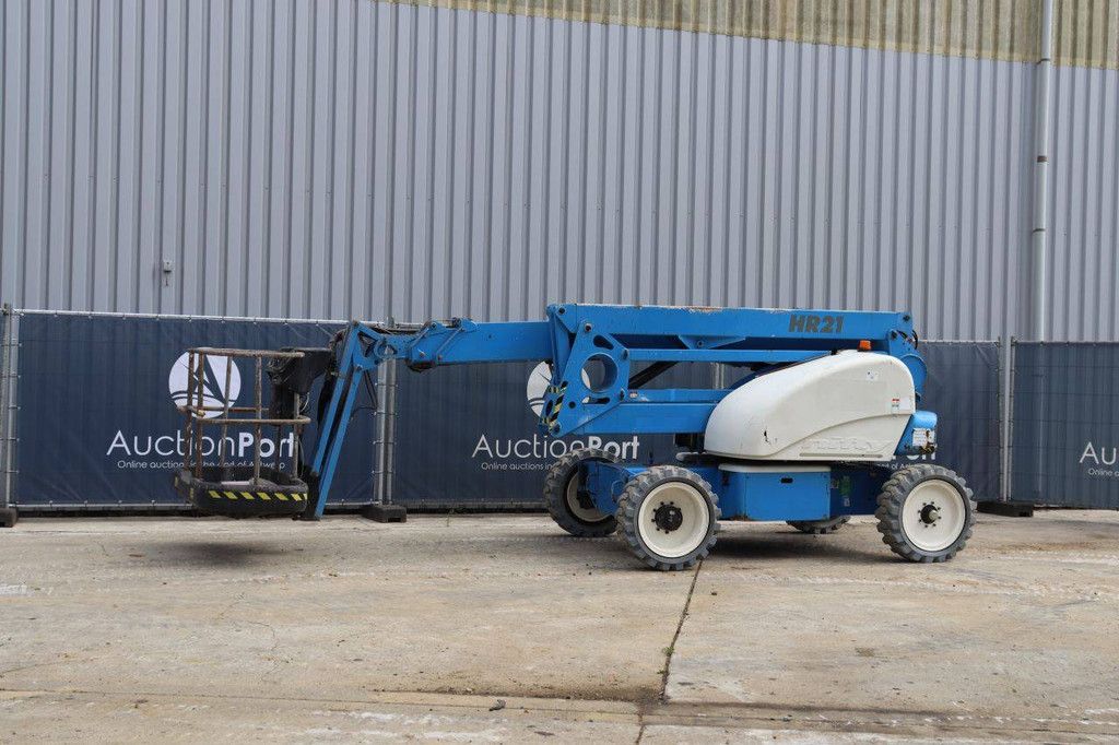 Nifty HR21DE 2WD Diesel Articulated Boom Lift 20.8m 2011