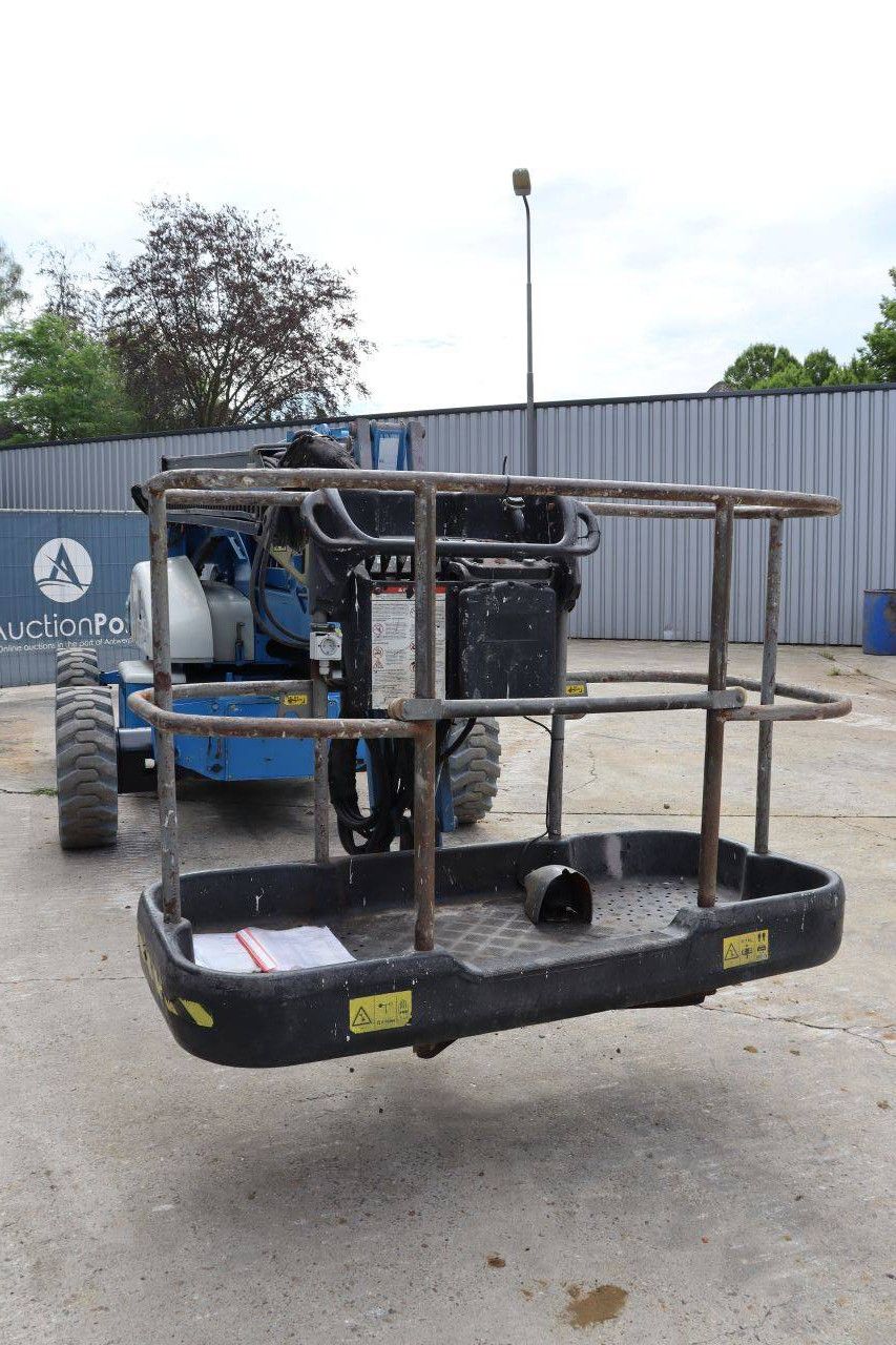 Nifty HR21DE 2WD Diesel Articulated Boom Lift 20.8m 2011