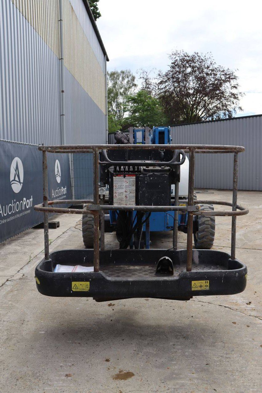 Nifty HR21DE 2WD Diesel Articulated Boom Lift 20.8m 2011