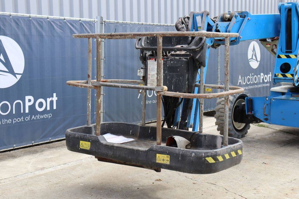 Nifty HR21DE 2WD Diesel Articulated Boom Lift 20.8m 2011