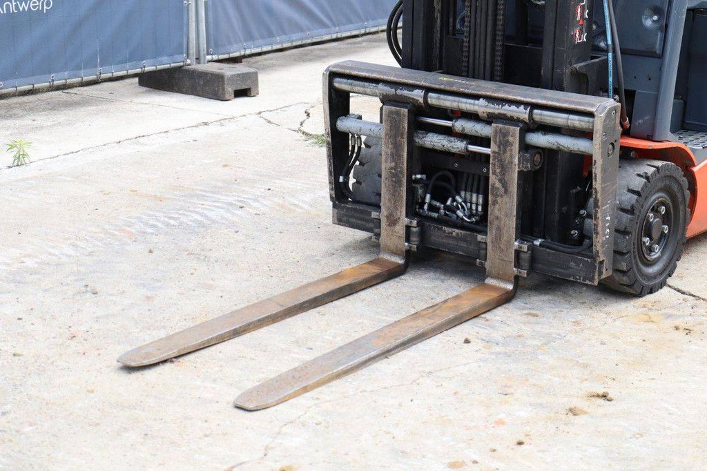 Toyota 8FBE16T Electric Forklift 1600kg 3.3m 2018