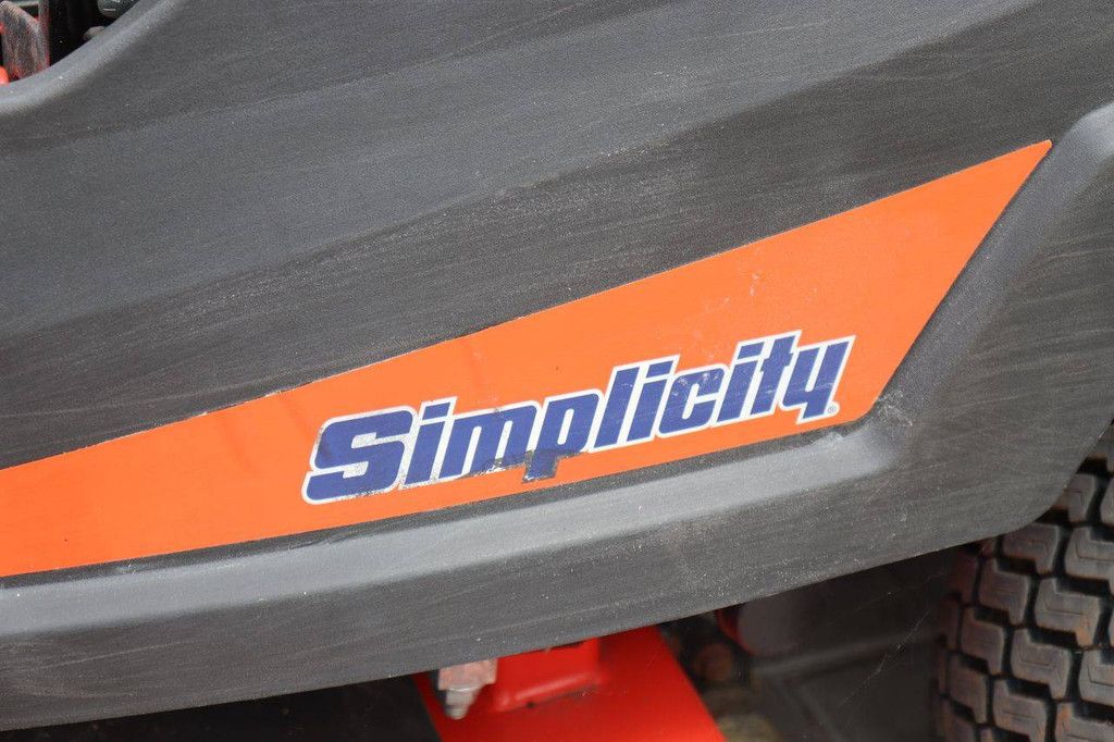 Zitmaaier Zero Turn Simplicity Courier Benzine