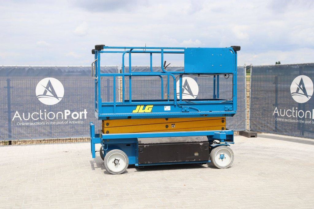 Scherenbühne JLG 2046-E Elektrisch 455 kg 8,1 m 1997