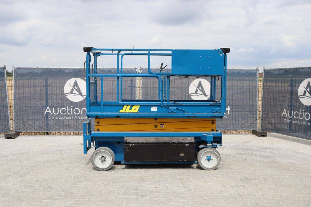 Scherenbühne JLG 2046-E Elektrisch 455 kg 8,1 m 1997