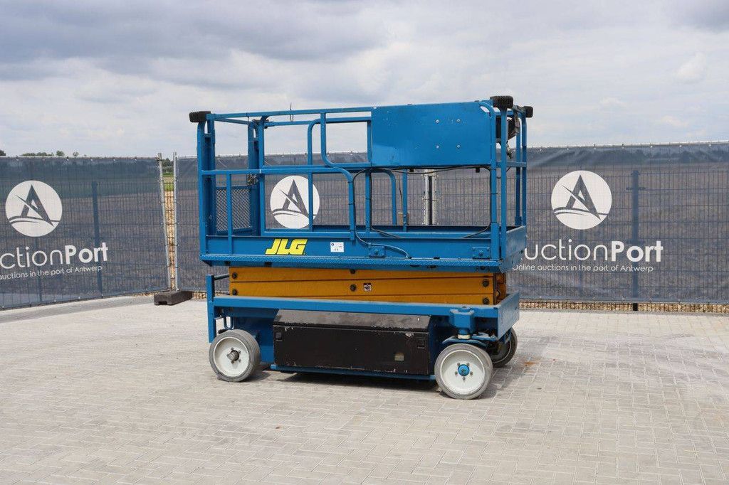 Scherenbühne JLG 2046-E Elektrisch 455 kg 8,1 m 1997