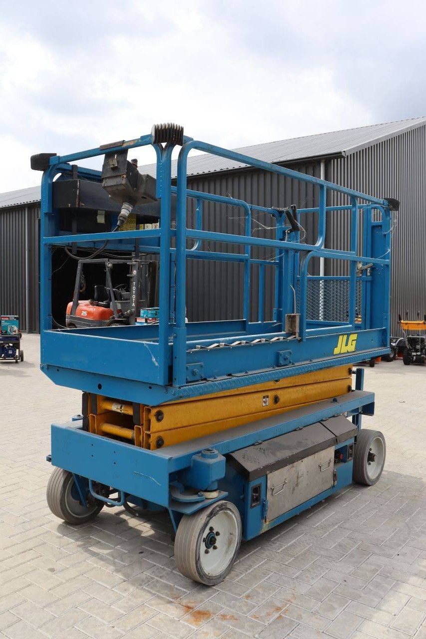 Scherenbühne JLG 2046-E Elektrisch 455 kg 8,1 m 1997